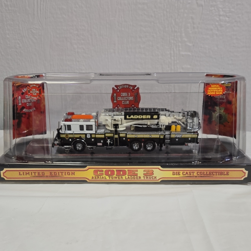 Code 3 Limited Chief's Edition #8 Aerialscope Tower Ladder 8 Item #12258